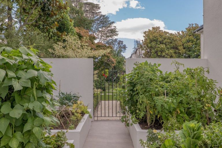 Photo of property in 93 Carlton Mill Road, Merivale, Christchurch, 8014