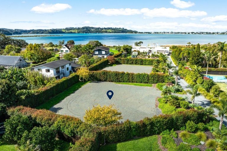 Photo of property in 46 Waimanu Place, Point Wells, 0986