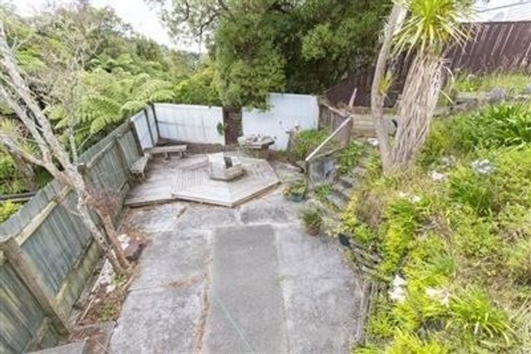 Photo of property in 56 Harbour View Road, Harbour View, Lower Hutt, 5010