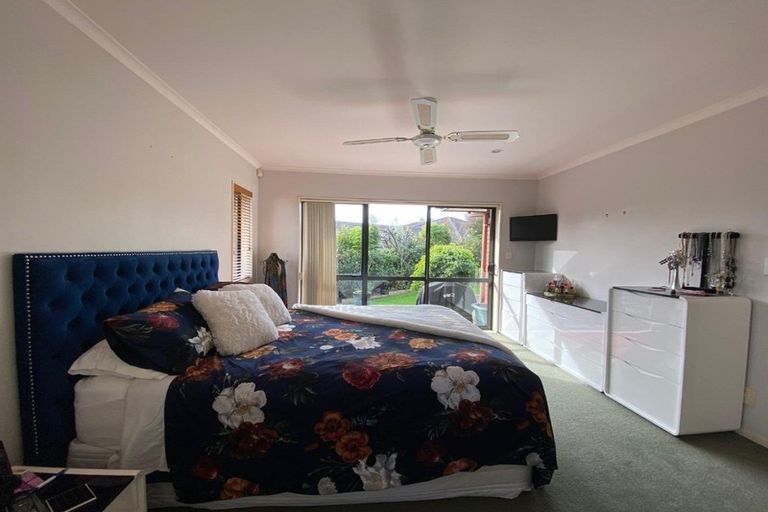 Photo of property in 25a Westerham Drive, Dannemora, Auckland, 2016