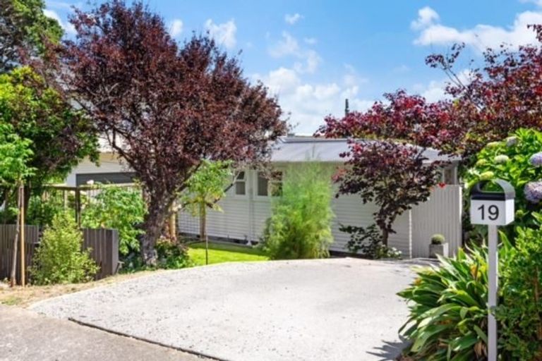 Photo of property in 19 Paremata Crescent, Paremata, Porirua, 5024