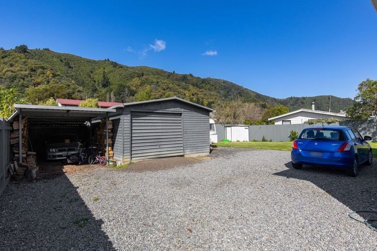 Photo of property in 49a Hampden Street, Picton, 7220