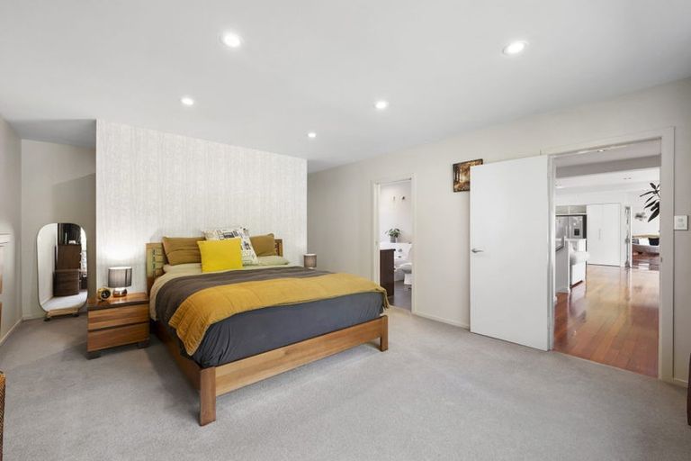 Photo of property in 5 Glentui Grove, Khandallah, Wellington, 6035