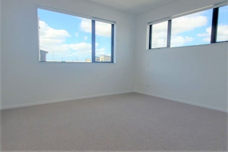 Photo of property in 38 Gosper Road, Takanini, 2112