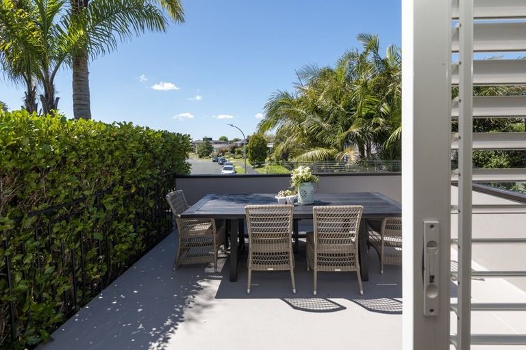 Photo of property in 42 Manor Park, Sunnyhills, Auckland, 2010