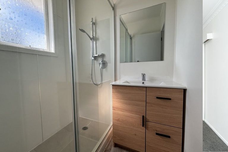 Photo of property in 77 Collins Road, Melville, Hamilton, 3206