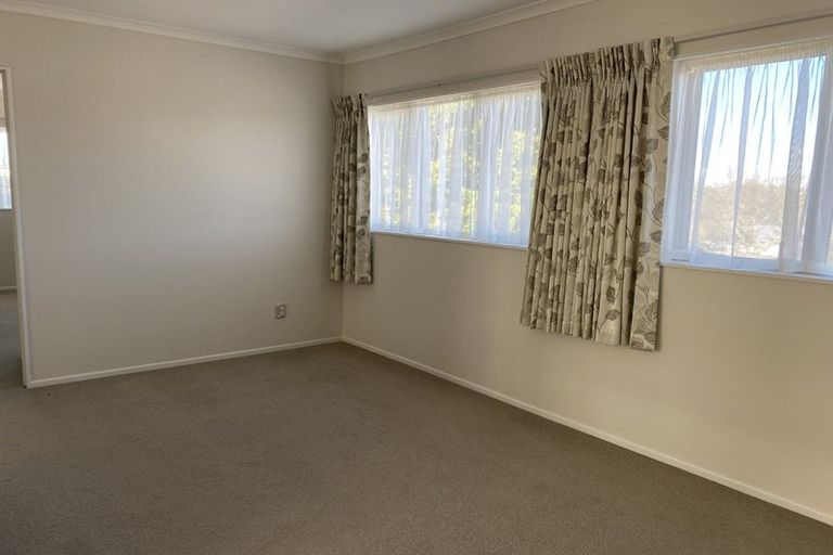 Photo of property in 1a Borrowdace Avenue, Botany Downs, Auckland, 2010