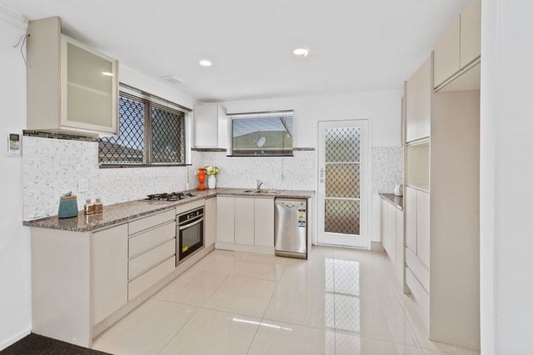 Photo of property in 2/9 Dreifuss Place, Mangere East, Auckland, 2024