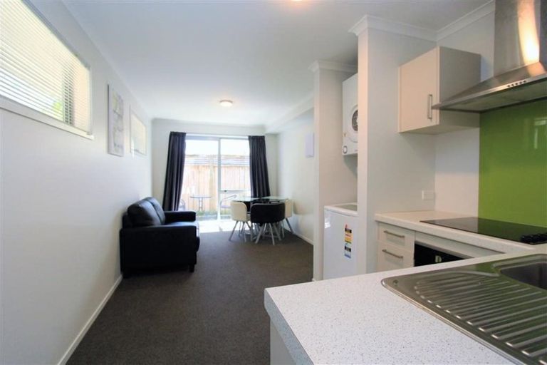 Photo of property in 4/28 Hunter Street, Hamilton Lake, Hamilton, 3204