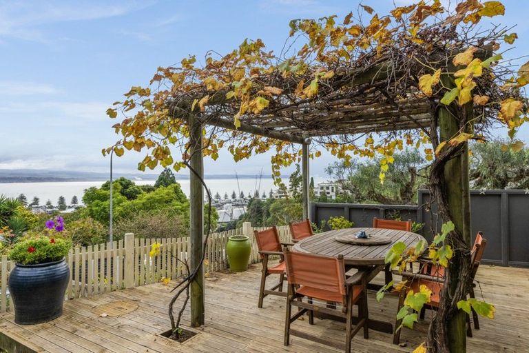 Photo of property in 14 George Street, Hospital Hill, Napier, 4110