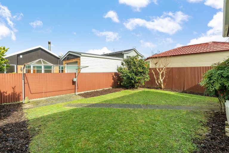 Photo of property in 2/48 Kowhai Avenue, Ebdentown, Upper Hutt, 5018