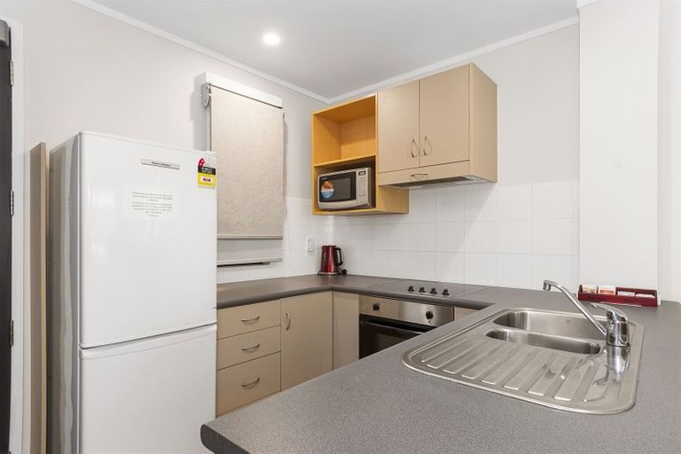 Photo of property in 23 Maunganui Road, Mount Maunganui, 3116