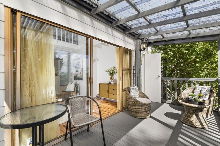 Photo of property in 2/1 Mulberry Place, Glenfield, Auckland, 0629