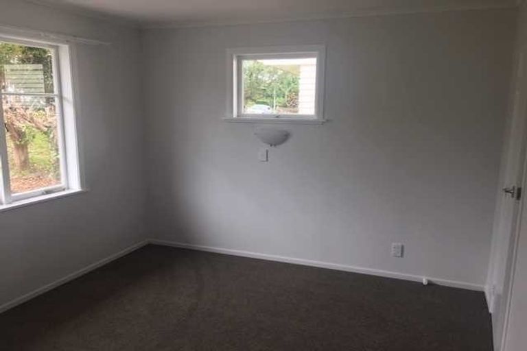 Photo of property in 1/7 Waverley Avenue, Glenfield, Auckland, 0629