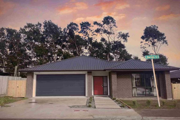 Photo of property in 5 Barrels Close, Kumeu, 0810