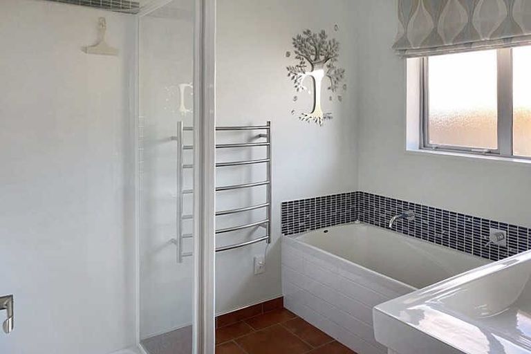 Photo of property in 28 John Campbell Crescent, Hillmorton, Christchurch, 8024