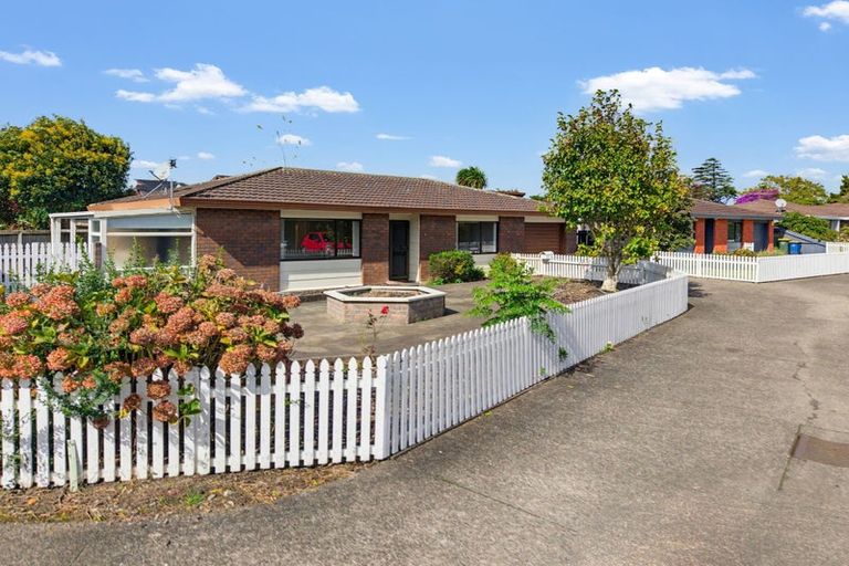 Photo of property in 6/39 Swanson Road, Henderson, Auckland, 0610