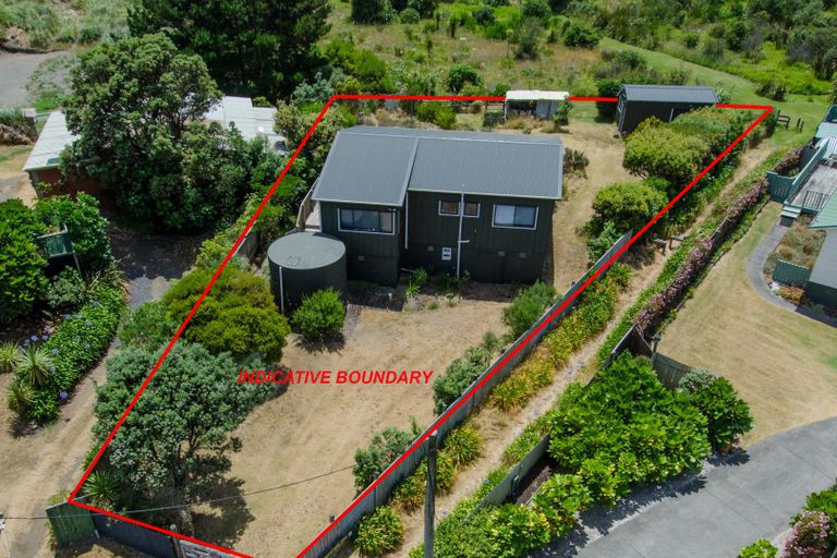 Photo of property in 38 Cordyline Road, Port Waikato, Tuakau, 2695