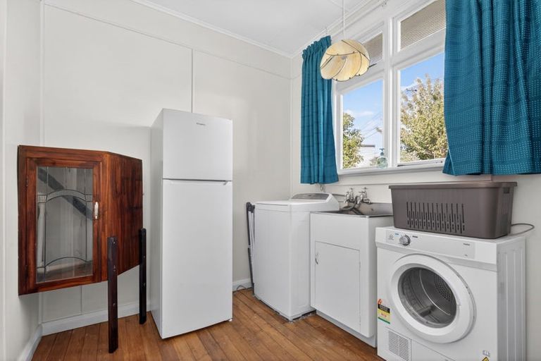 Photo of property in 34 Branxholm Street, Roxburgh, 9500