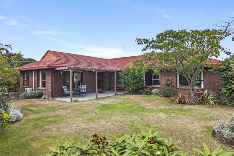 Photo of property in 14 Ben Nevis Drive, Broomfield, Christchurch, 8042