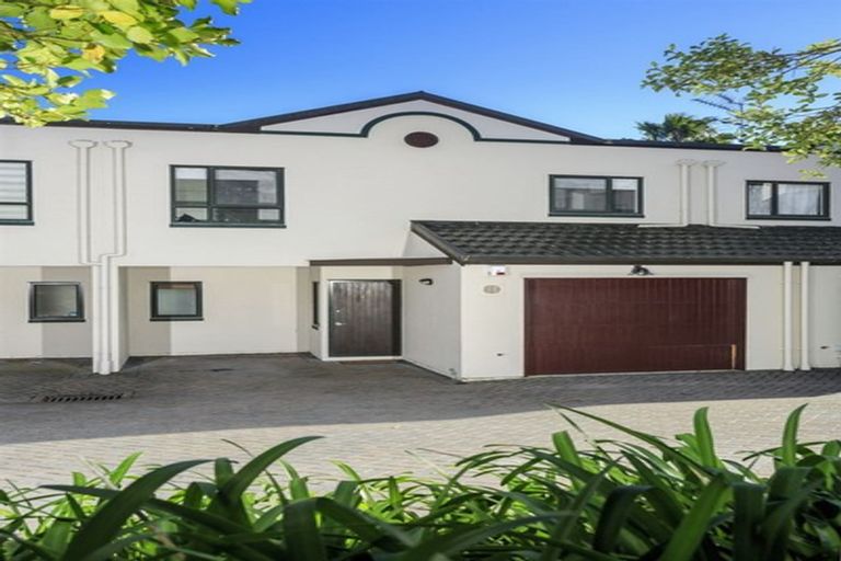 Photo of property in 3/26 Pannill Place, Oteha, Auckland, 0632