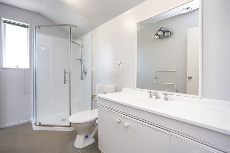 Photo of property in 42 Waimairi Road, Upper Riccarton, Christchurch, 8041
