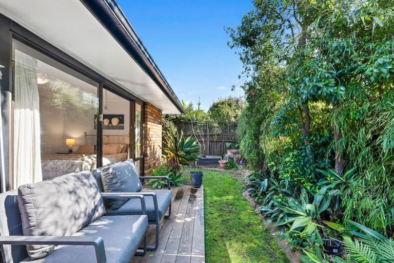 Photo of property in 21b Eastern Beach Road, Eastern Beach, Auckland, 2012