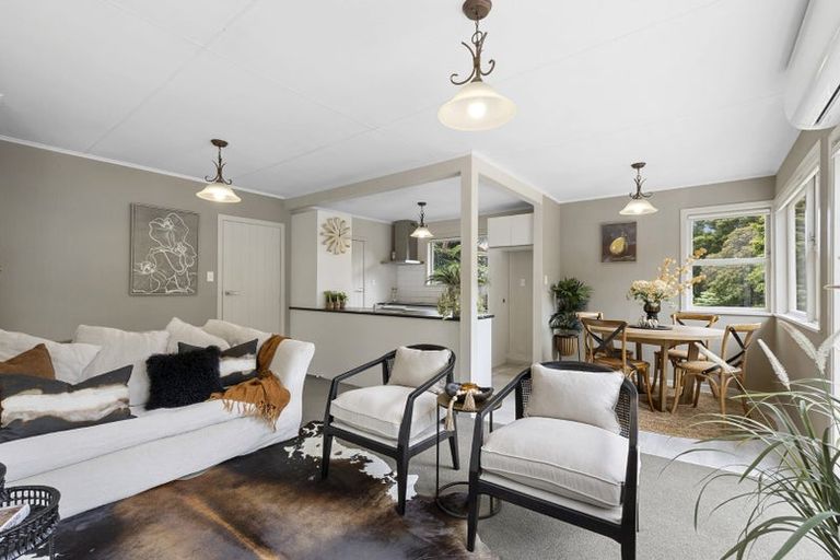 Photo of property in 49a Waiwaka Terrace, Strandon, New Plymouth, 4312