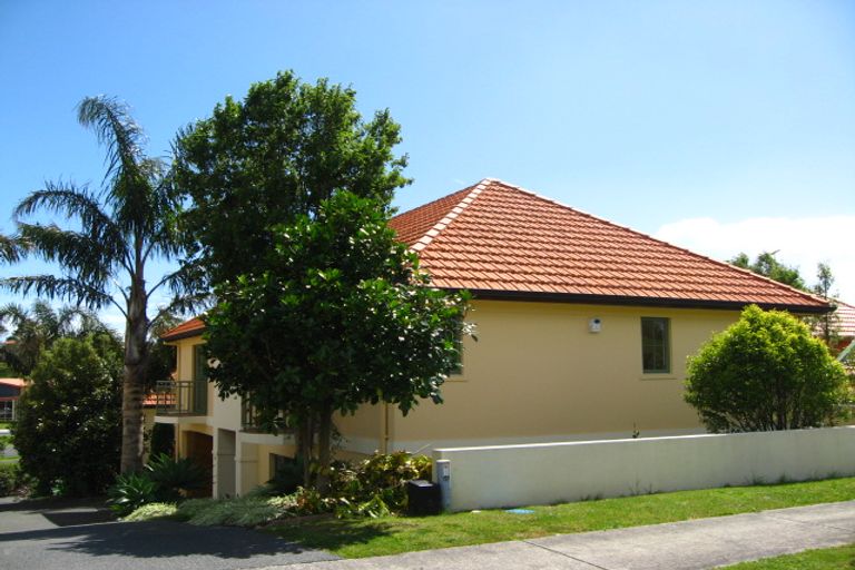 Photo of property in 26 Parkwood Crescent, Gulf Harbour, Whangaparaoa, 0930