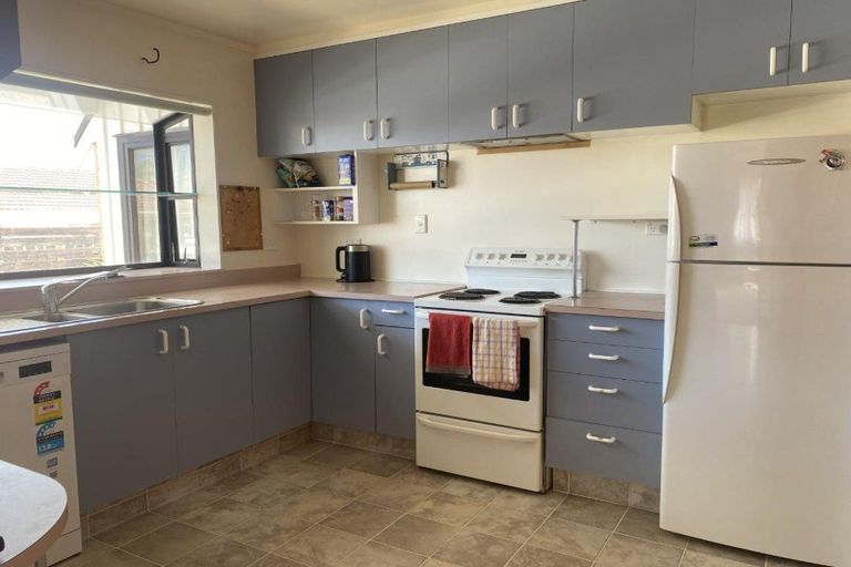 Photo of property in 18 Riverside Road, Orewa, 0931