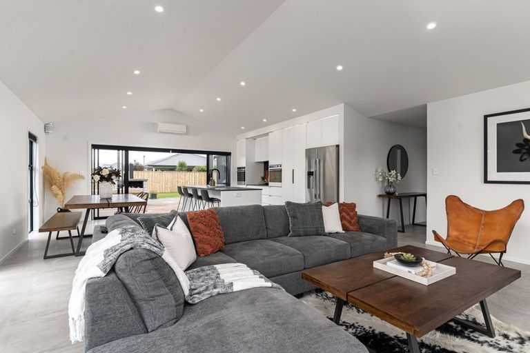 Photo of property in 16 Fantail Avenue, Carterton, 5713