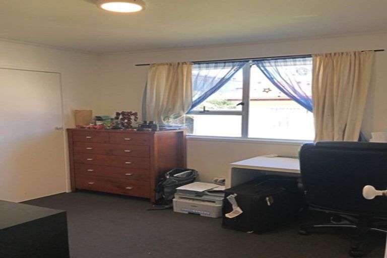 Photo of property in 6 Tangelo Place, Bucklands Beach, Auckland, 2012