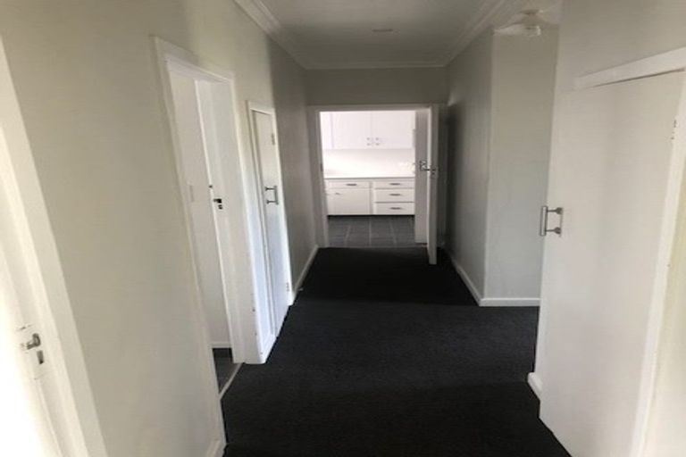 Photo of property in 162 Hutchinson Avenue, New Lynn, Auckland, 0600