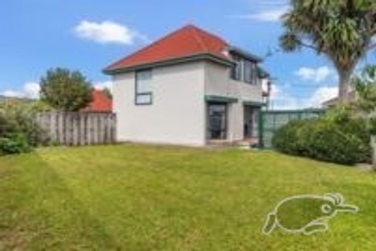 Photo of property in 15 Mcbain Grove, Avalon, Lower Hutt, 5011