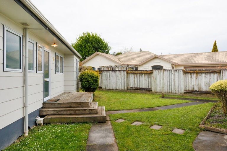 Photo of property in 31 Lydia Place, Kelvin Grove, Palmerston North, 4414