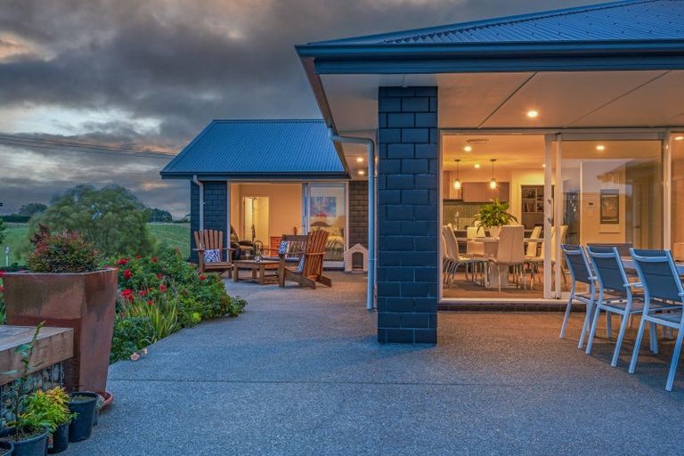 Photo of property in 541 Stoney Creek Road, Kelvin Grove, Palmerston North, 4470