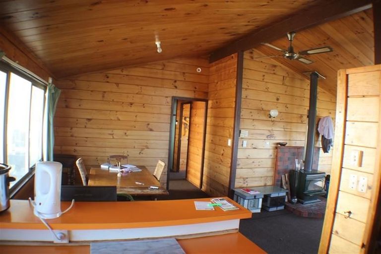 Photo of property in 101 Conclusion Street, Ascot Park, Porirua, 5024