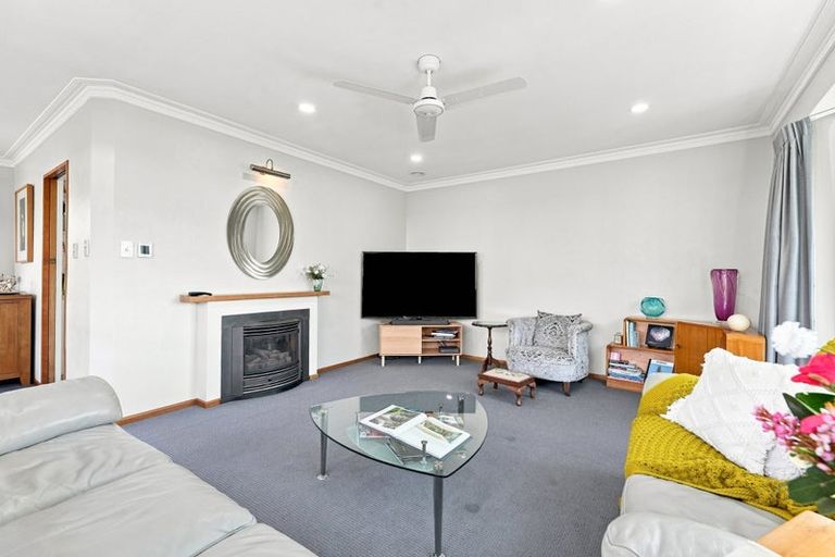 Photo of property in 5 Eaton Crescent, Otamatea, Whanganui, 4500