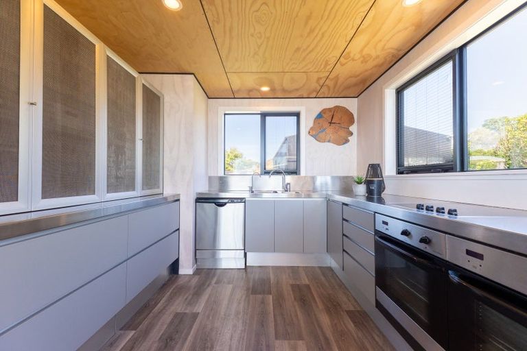 Photo of property in 198-200 Maungakotukutuku Road, Paraparaumu, 5032