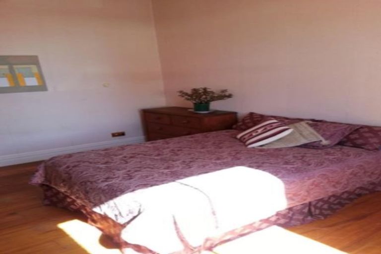 Photo of property in 1 Gaine Street, New Plymouth, 4310