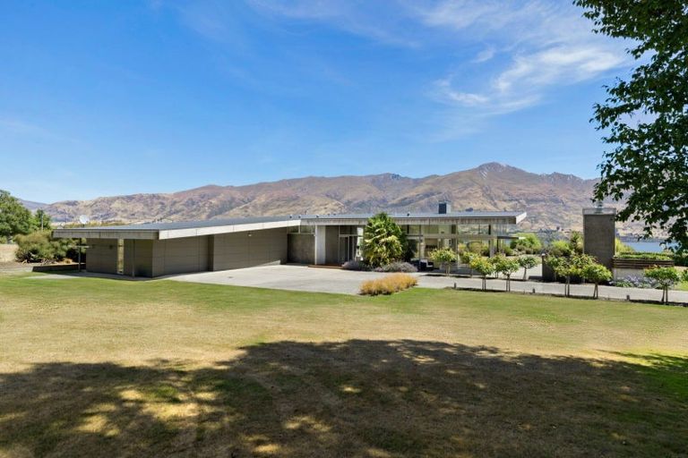 Photo of property in 311 Beacon Point Road, Wanaka, 9305