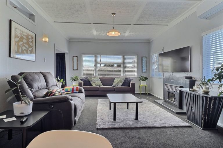 Photo of property in 82 Ferry Road, Clive, 4102