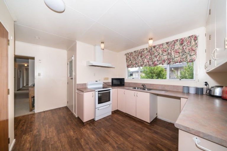 Photo of property in 38 Somerset Crescent, Highbury, Palmerston North, 4412