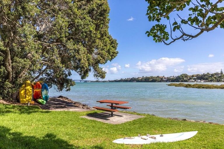 Photo of property in 65a Aramoana Avenue, Devonport, Auckland, 0624