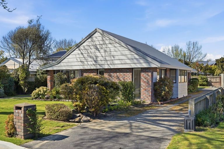 Photo of property in 3 Annell Place, Burnside, Christchurch, 8053