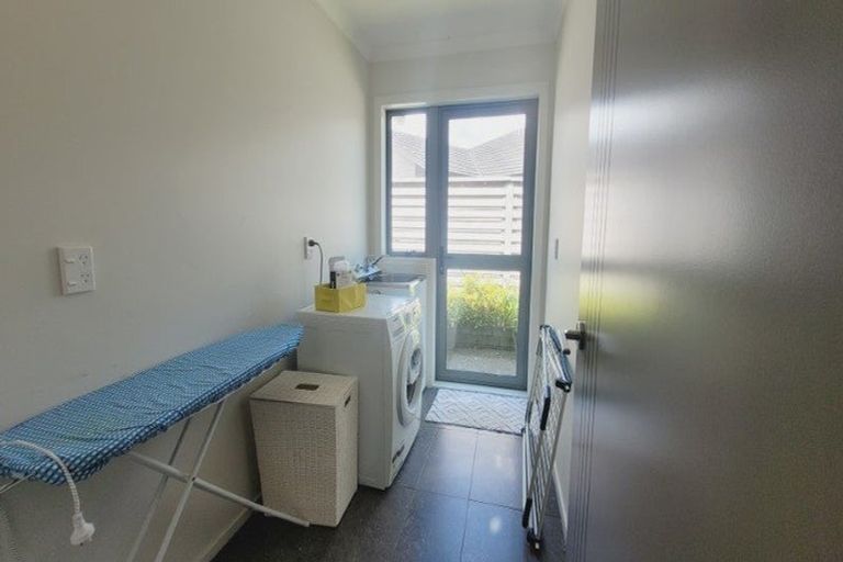 Photo of property in 32 Sumner Terrace, Aotea, Porirua, 5024