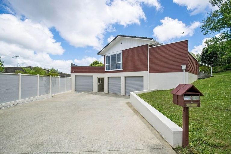 Photo of property in 1 Mchardy Place, Glenfield, Auckland, 0627