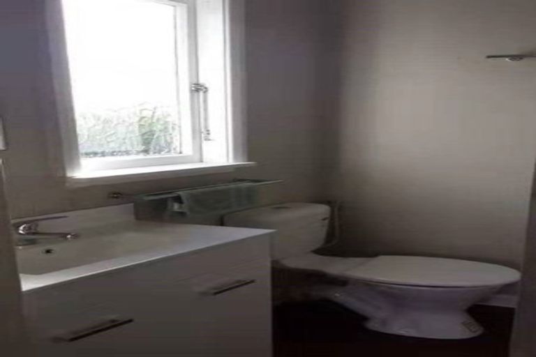 Photo of property in 13 Lavelle Road, Henderson, Auckland, 0612