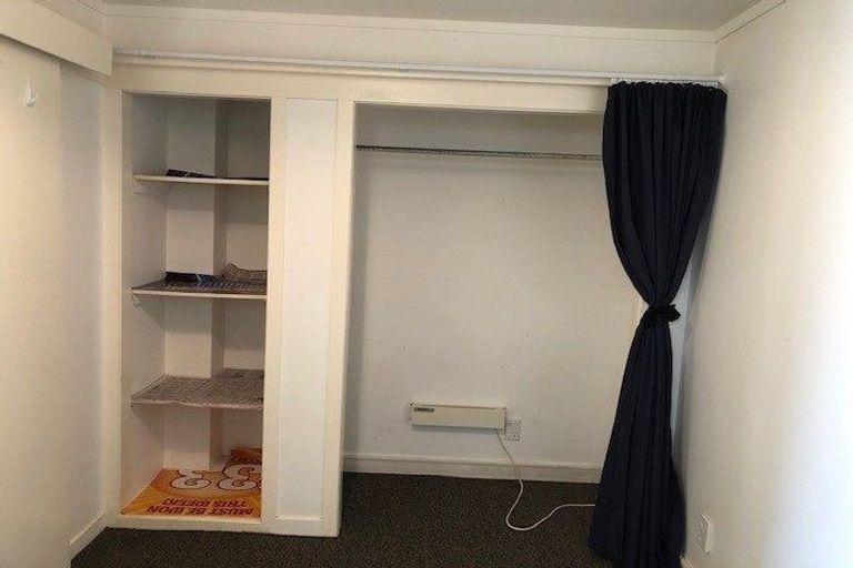 Photo of property in 82 Rolleston Street, Mount Cook, Wellington, 6021