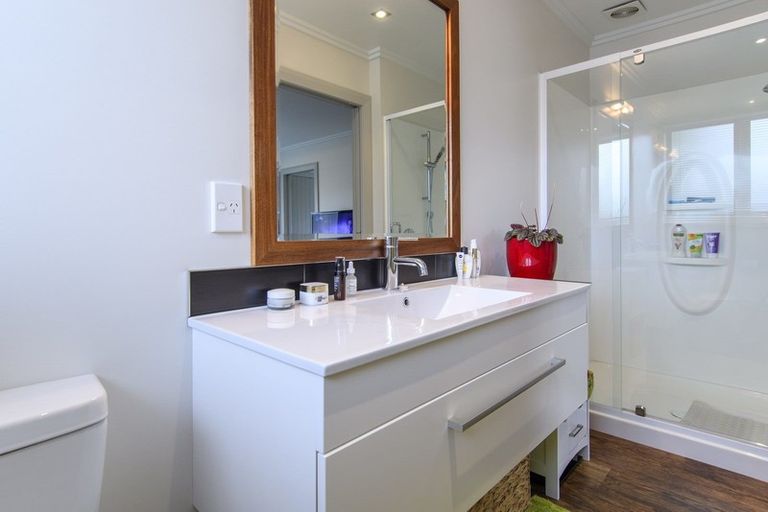 Photo of property in 1 Laura Avenue, Ohauiti, Tauranga, 3112